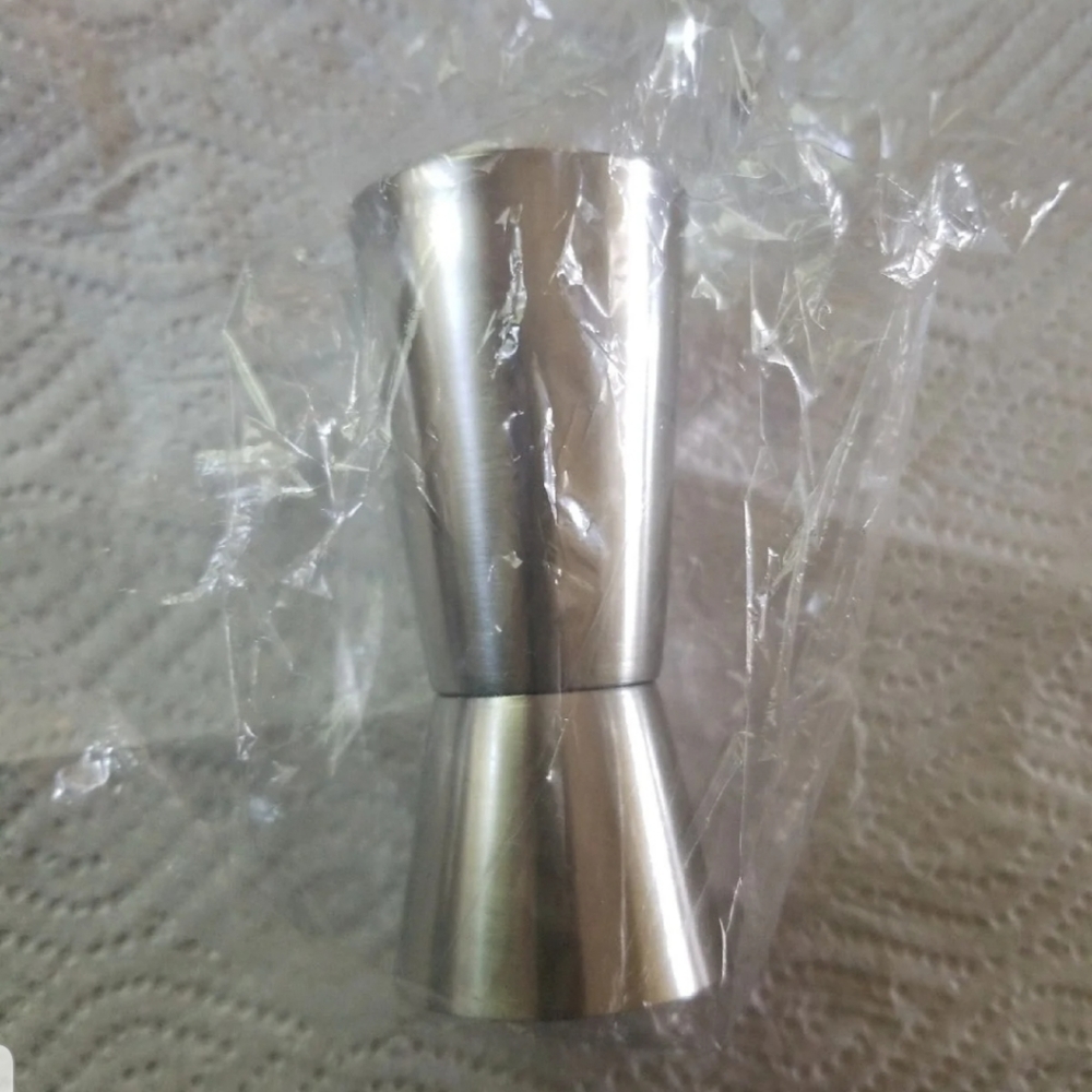 2 Metal jiggers